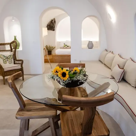 Mare Aparthotel Oia (Santorini)